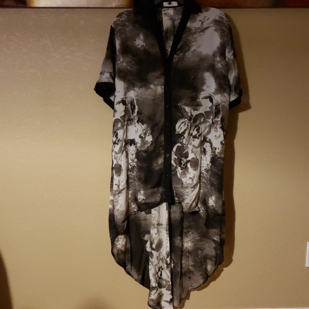 Blk/Gray/Wht Long Top